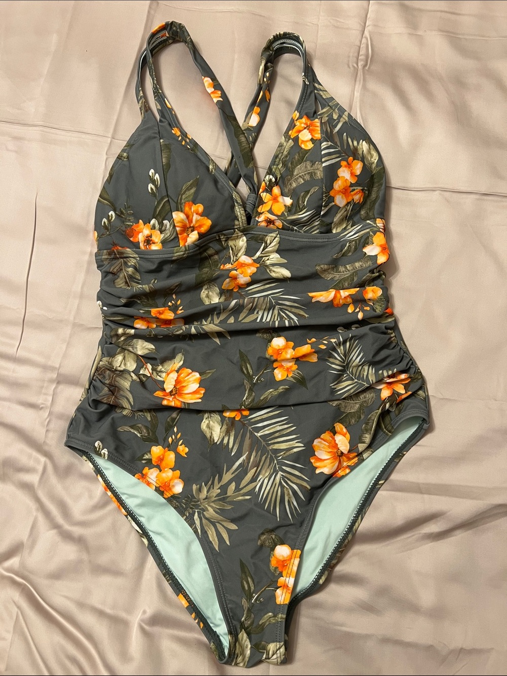 NWT CUPSHE Botanical Floral One Piece Swimsuit Ruched Tummy Control Look Size L